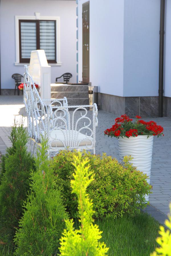 Lebediny Guest House Brest Esterno foto